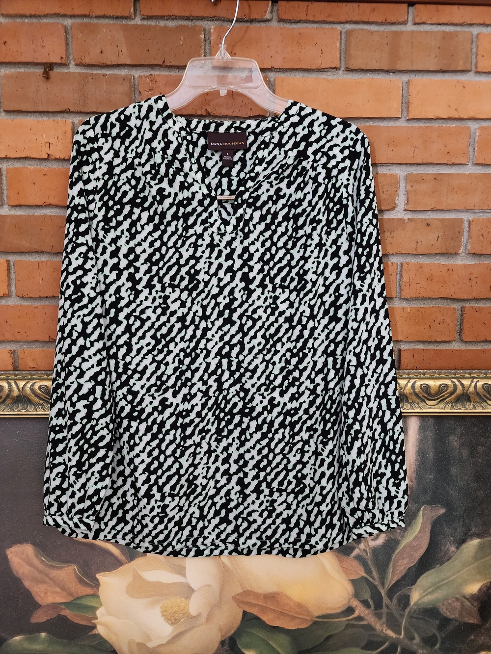 Dana Buchman Black and White Abstract Print Long Sleeve Blouse Small